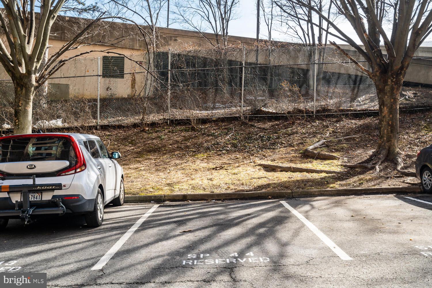 SKYLINE HOUSE - Residential