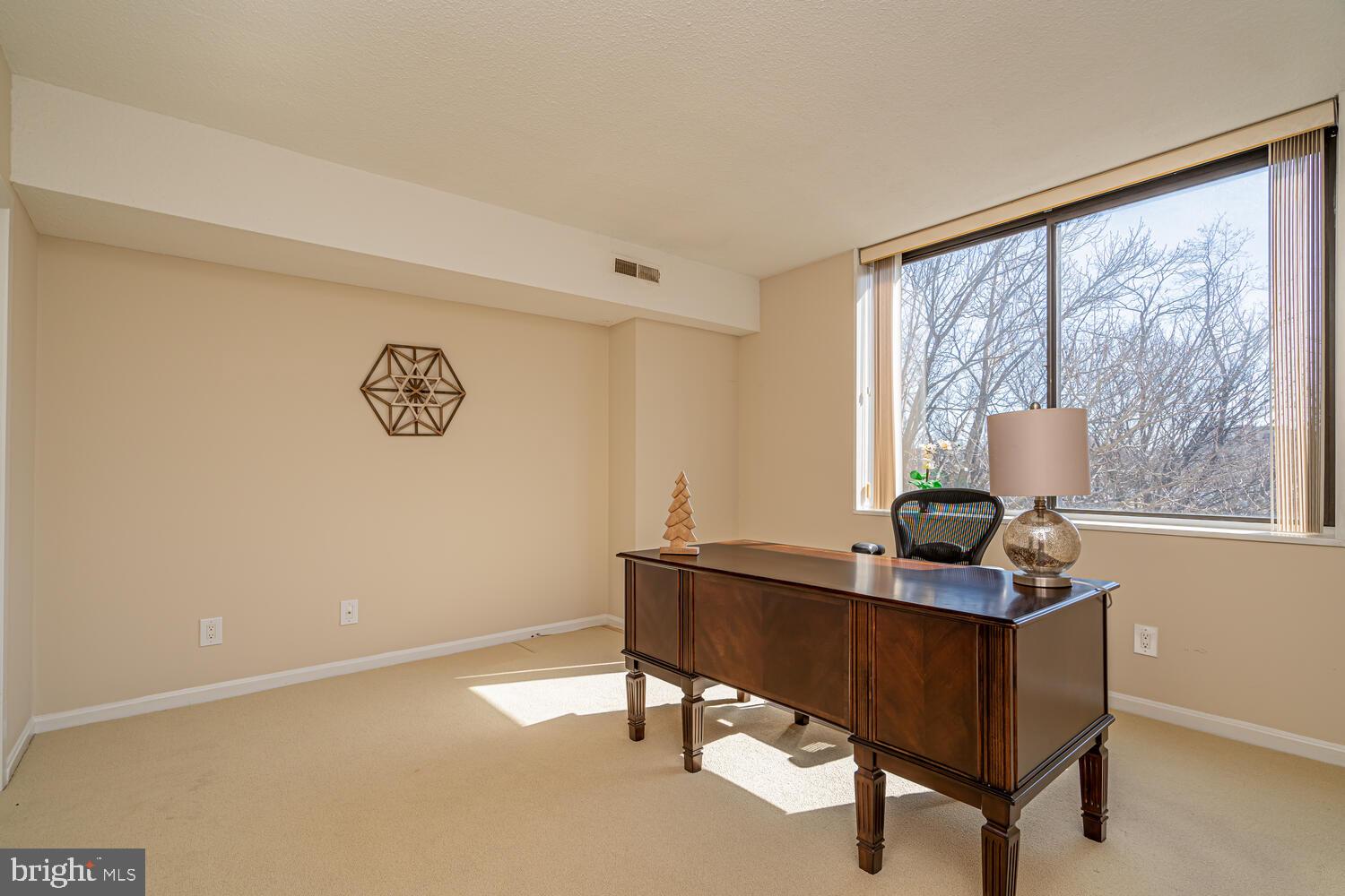 SKYLINE HOUSE - Residential