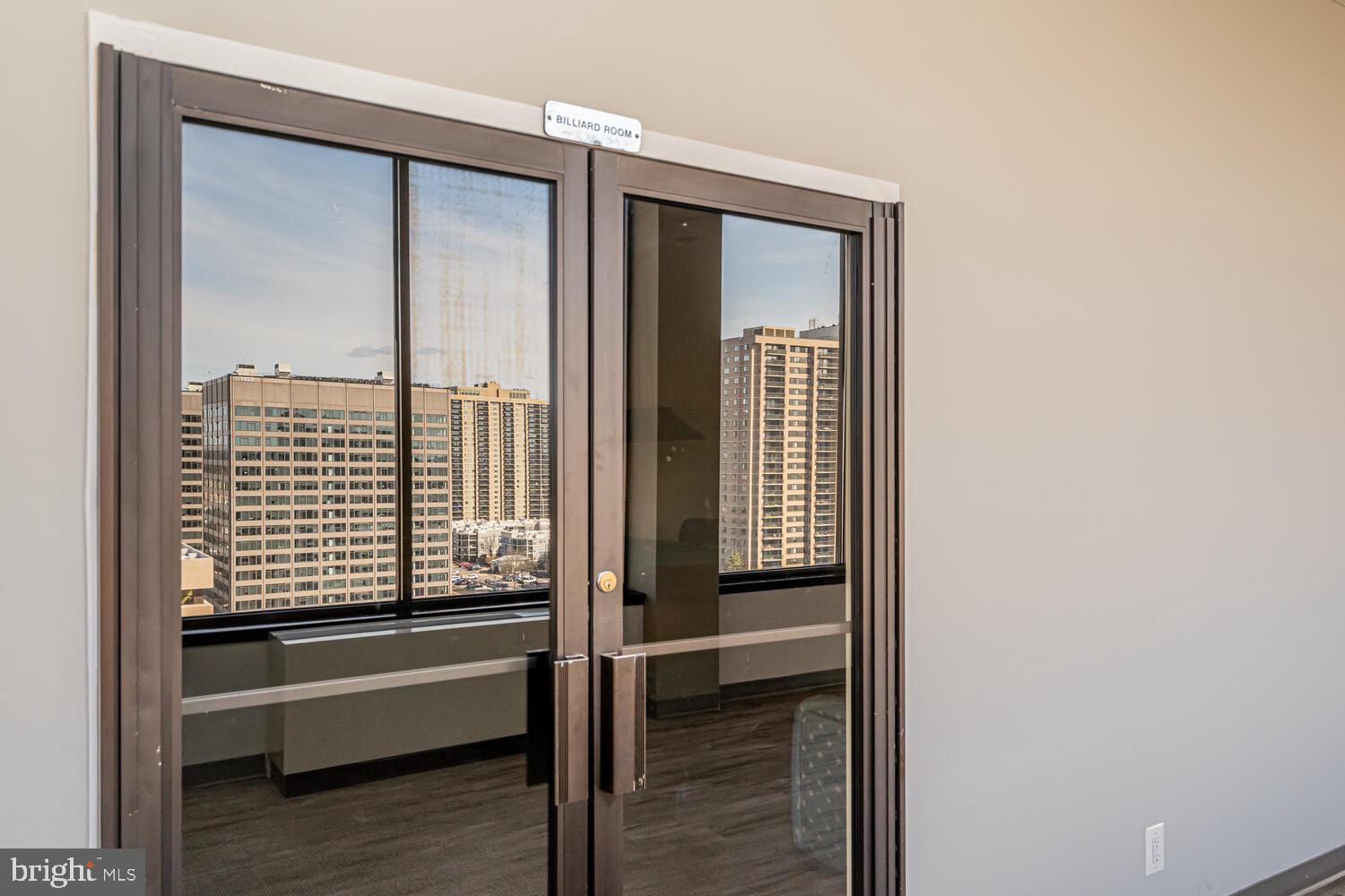 SKYLINE HOUSE - Residential