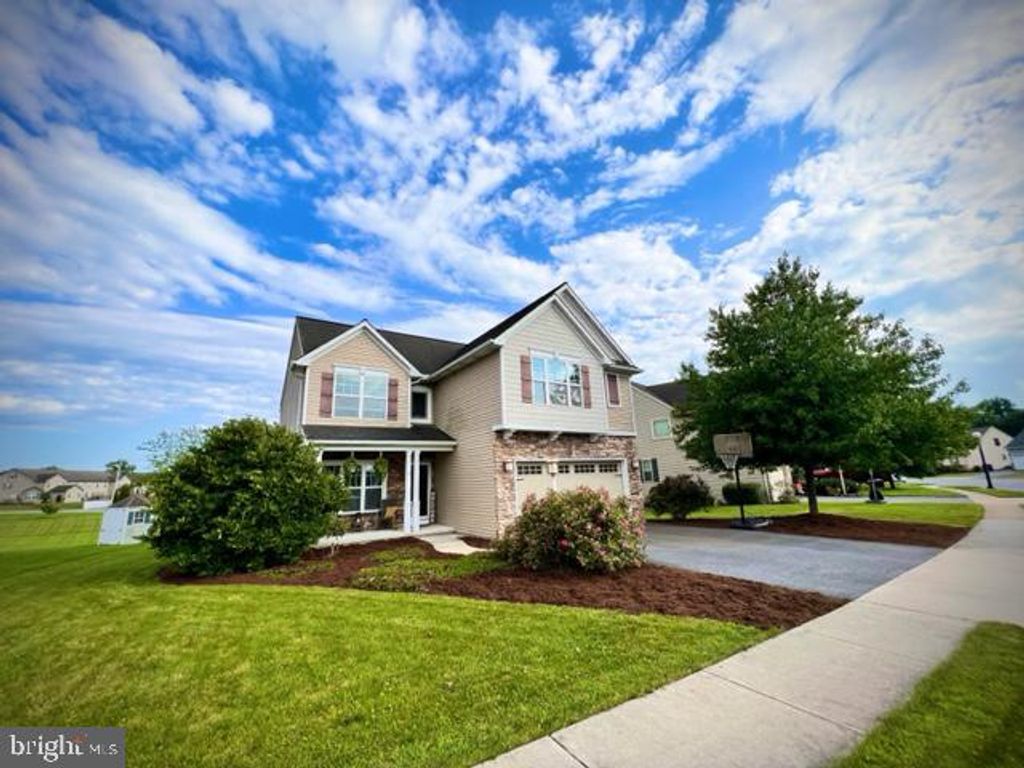 Photo of 18 MEADOW DR, EPHRATA, PA 17522 (MLS # PALA2038032)