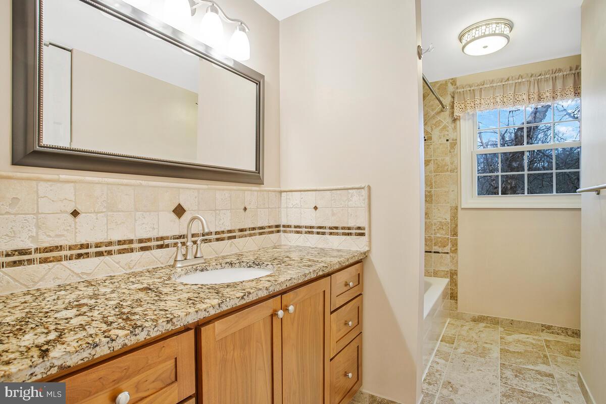 GLENMONT - Residential