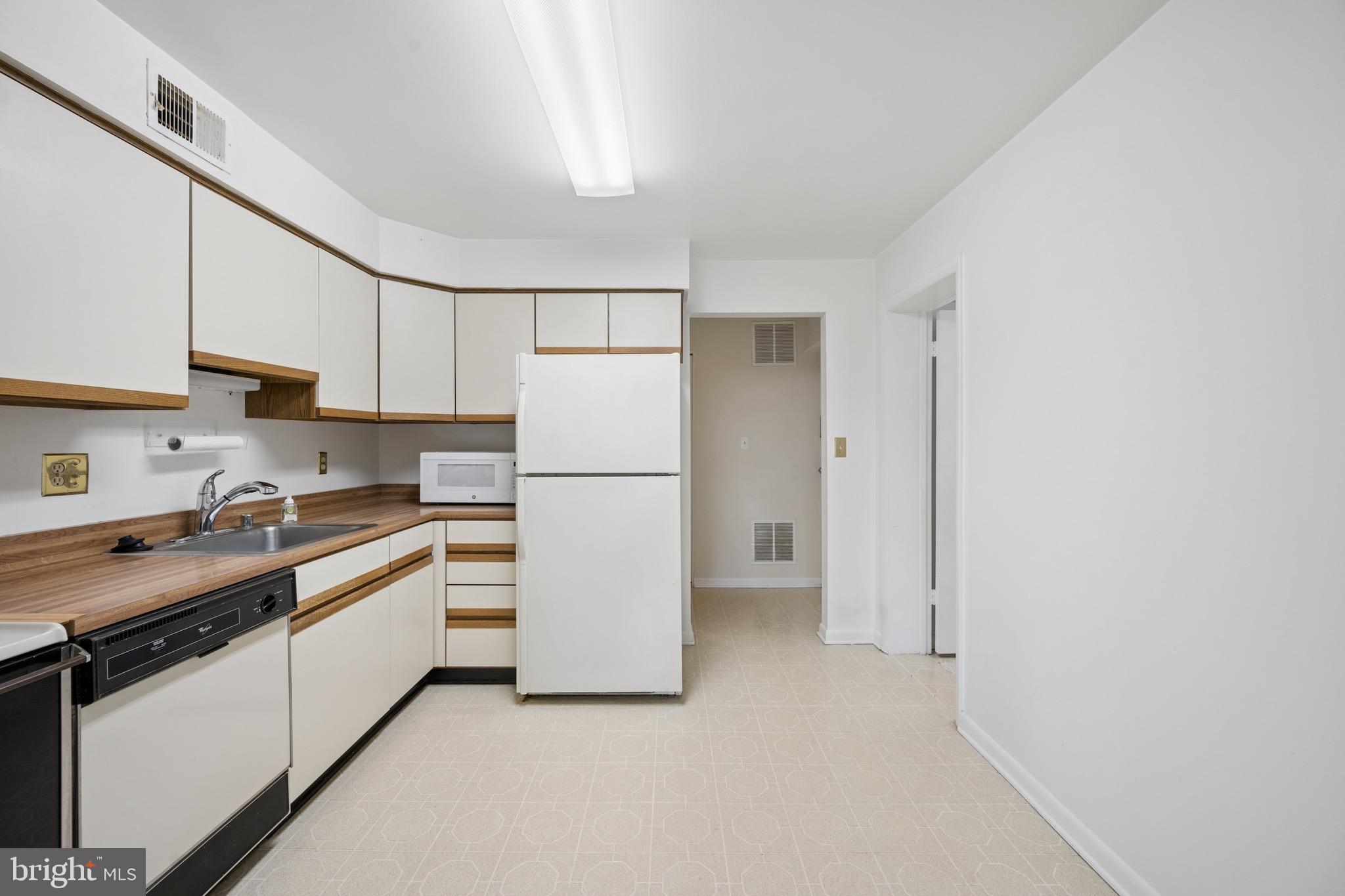 10 BROOKING COURT 302