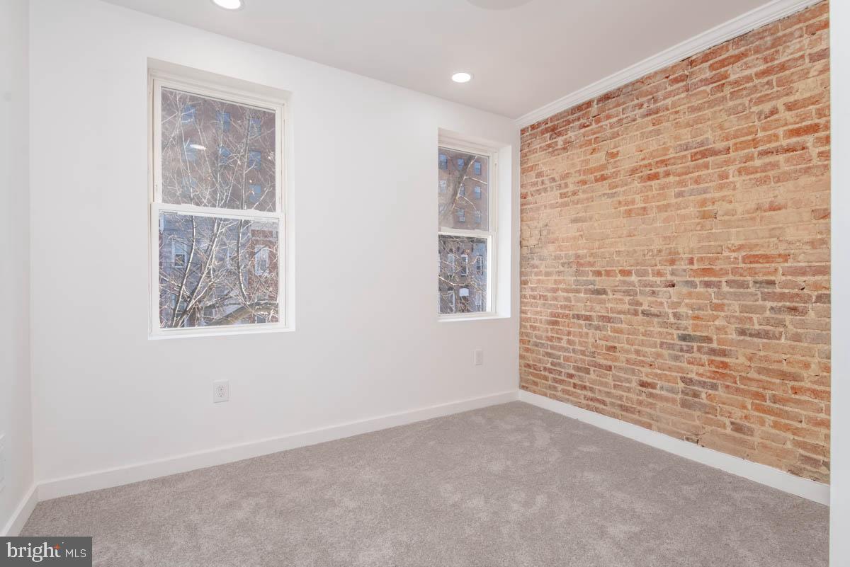 WASHINGTON VILLAGE - Residential