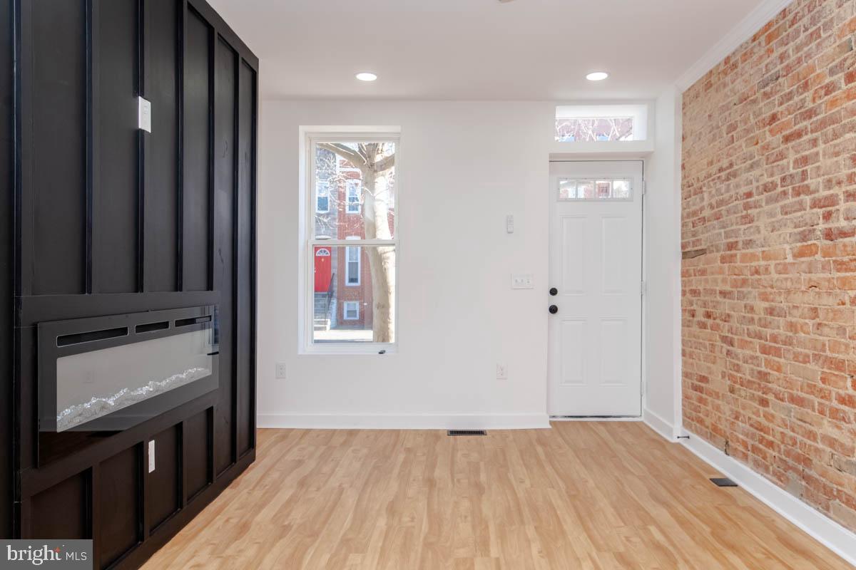 WASHINGTON VILLAGE - Residential