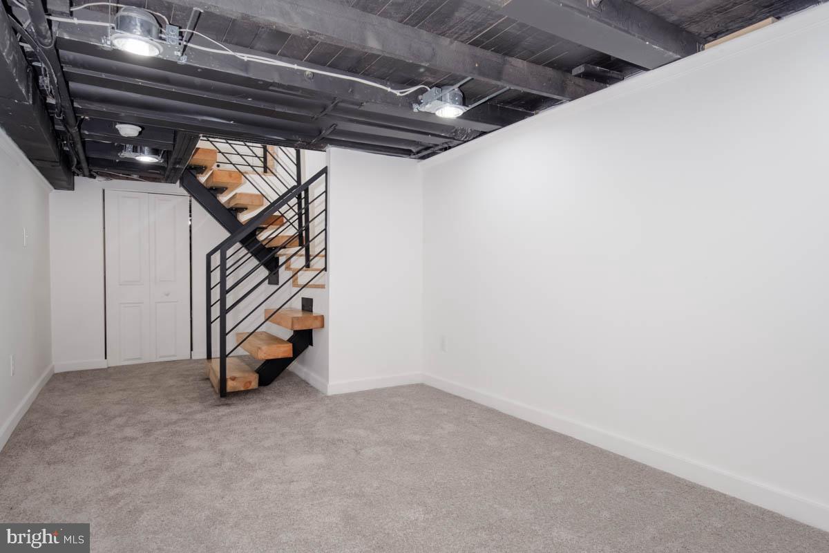 WASHINGTON VILLAGE - Residential