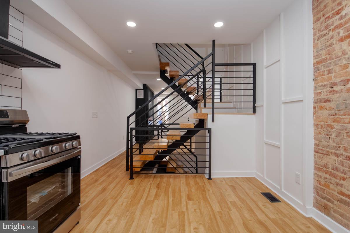 WASHINGTON VILLAGE - Residential