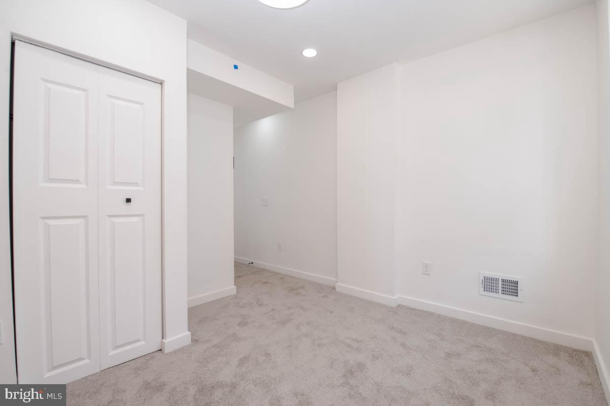 WASHINGTON VILLAGE - Residential