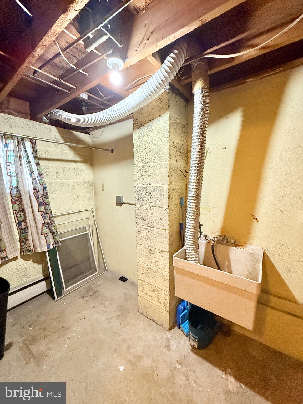 CRESTWOOD - Residential