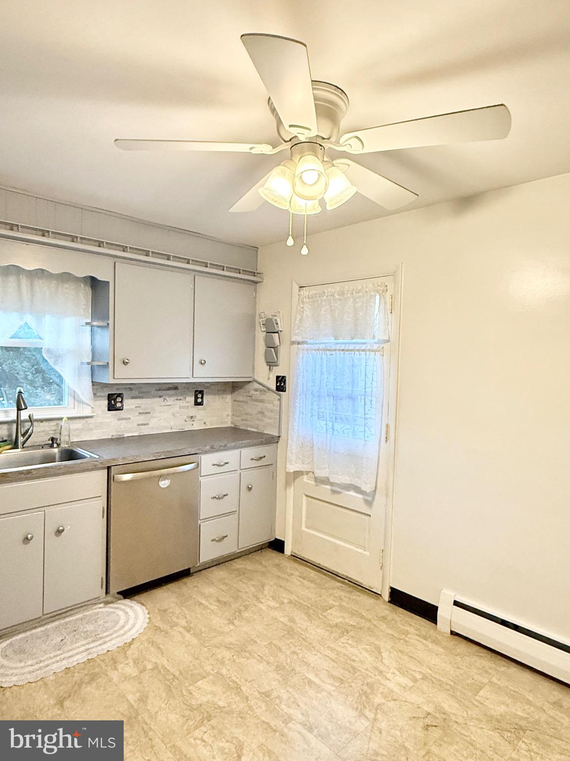 CRESTWOOD - Residential