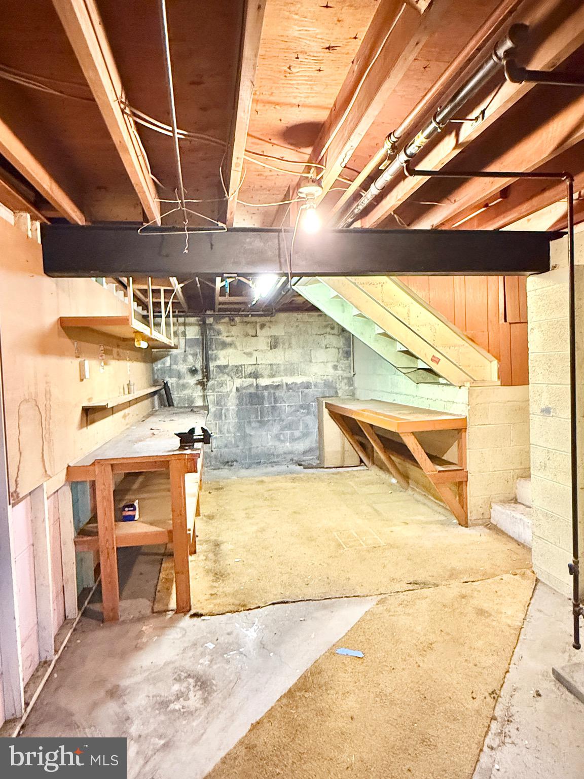 CRESTWOOD - Residential