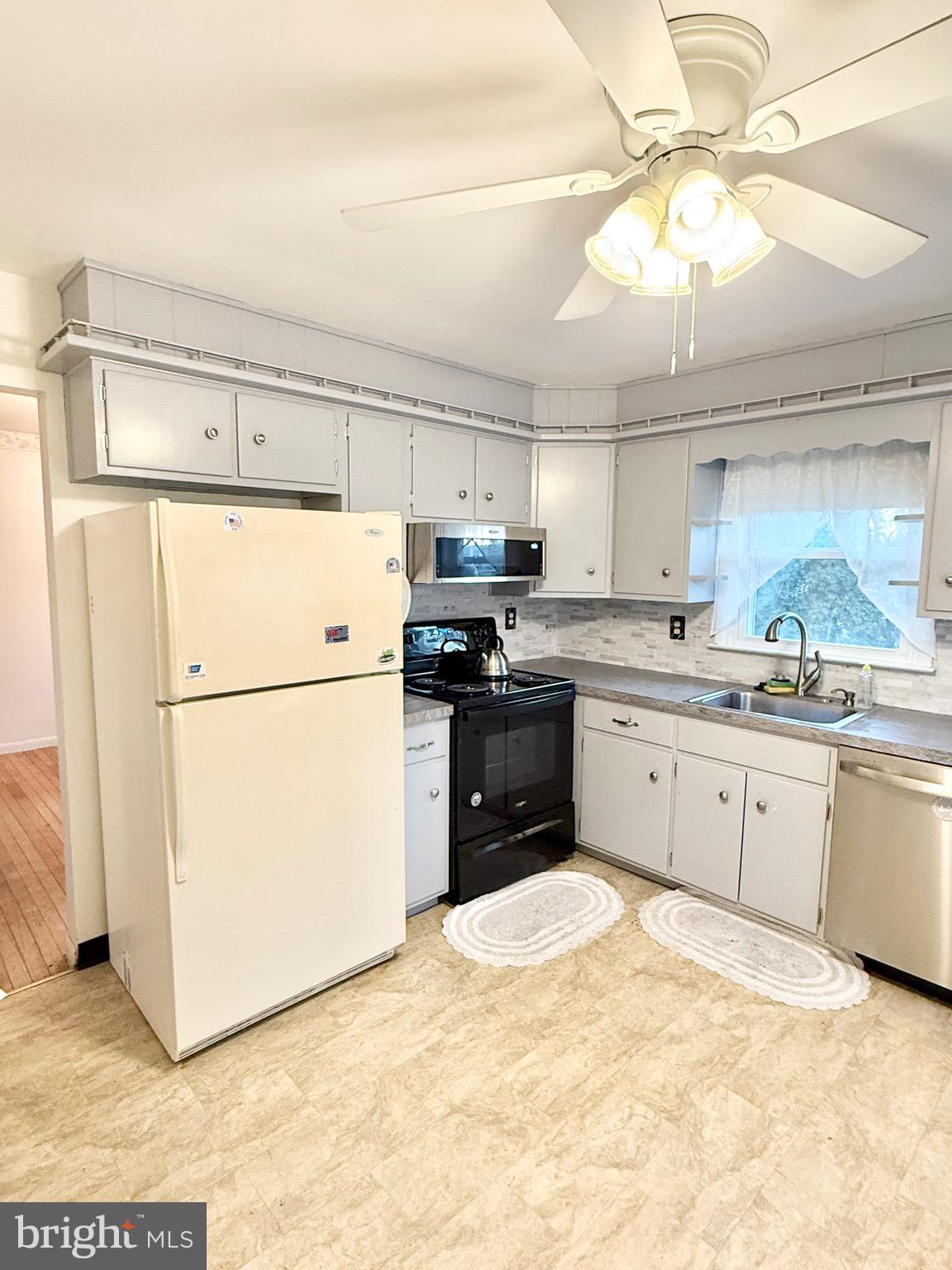 CRESTWOOD - Residential