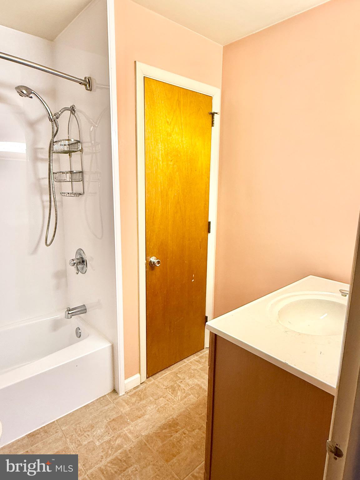 CRESTWOOD - Residential