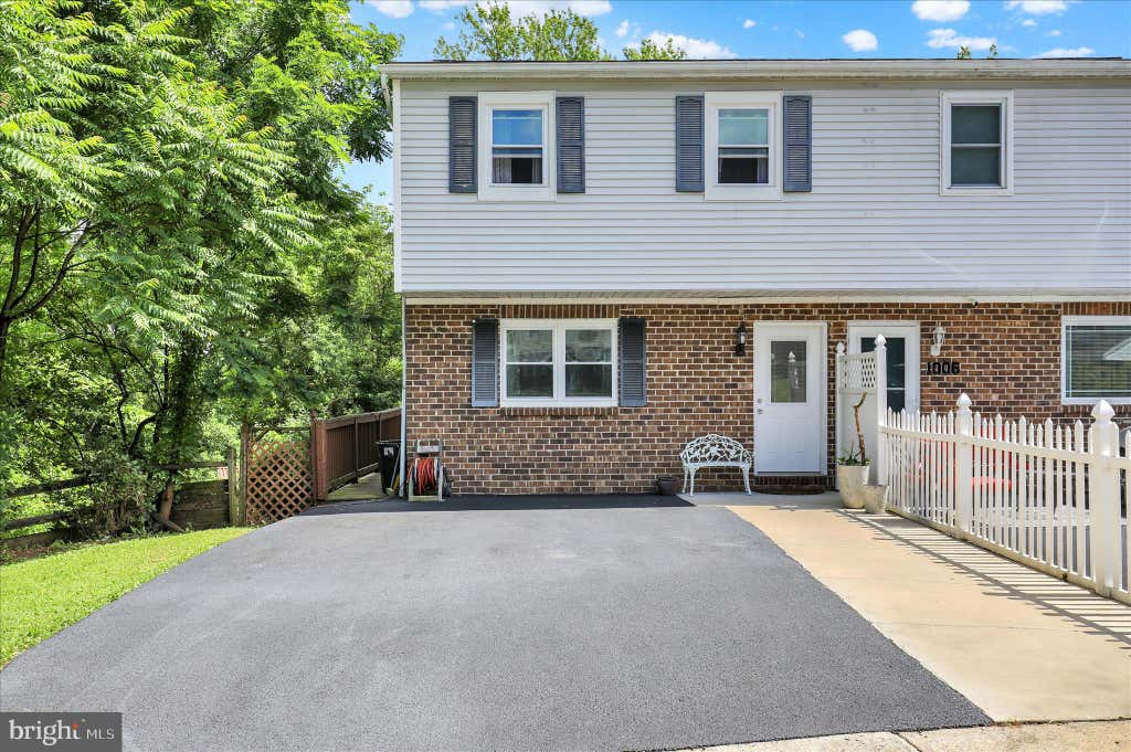 Photo of 1008 Cloverton Drive, COLUMBIA, PA 17512 (MLS # PALA2090236)