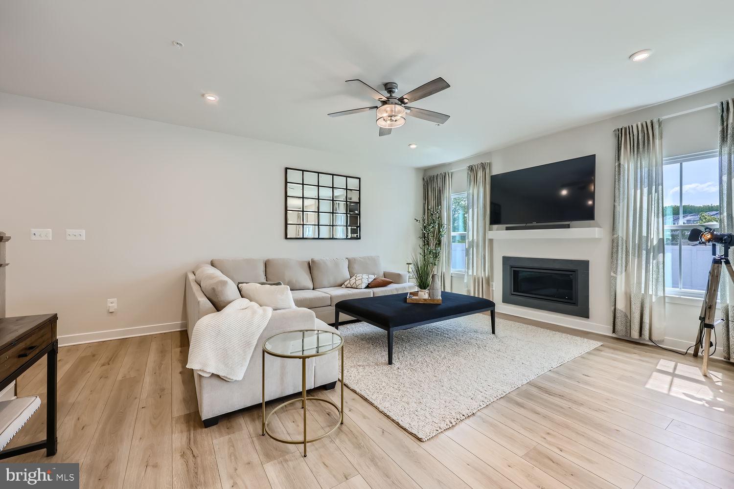 JAMES RUN CARRIAGE HOMES - Residential