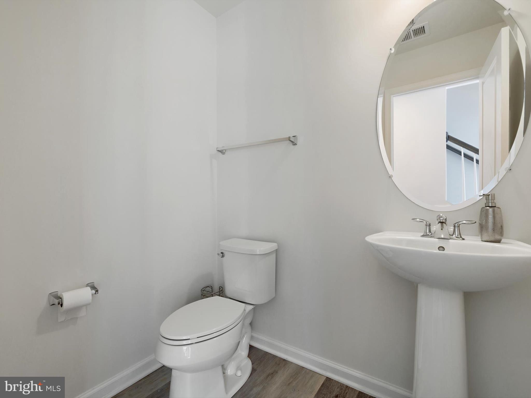 METRO POINTE - Residential