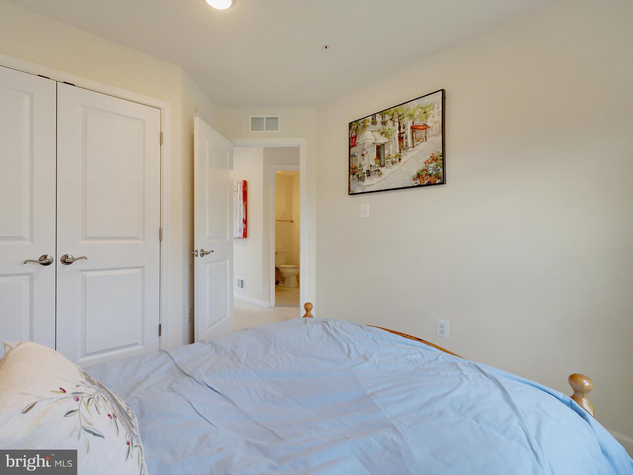 METRO POINTE - Residential