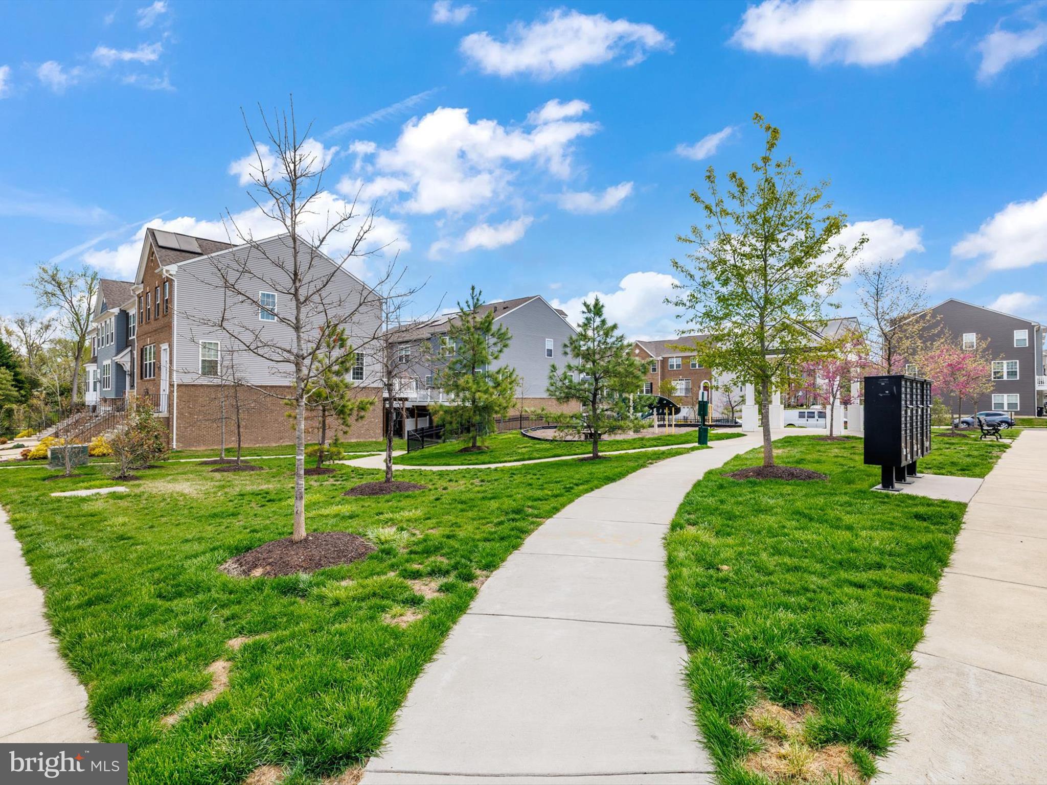 METRO POINTE - Residential