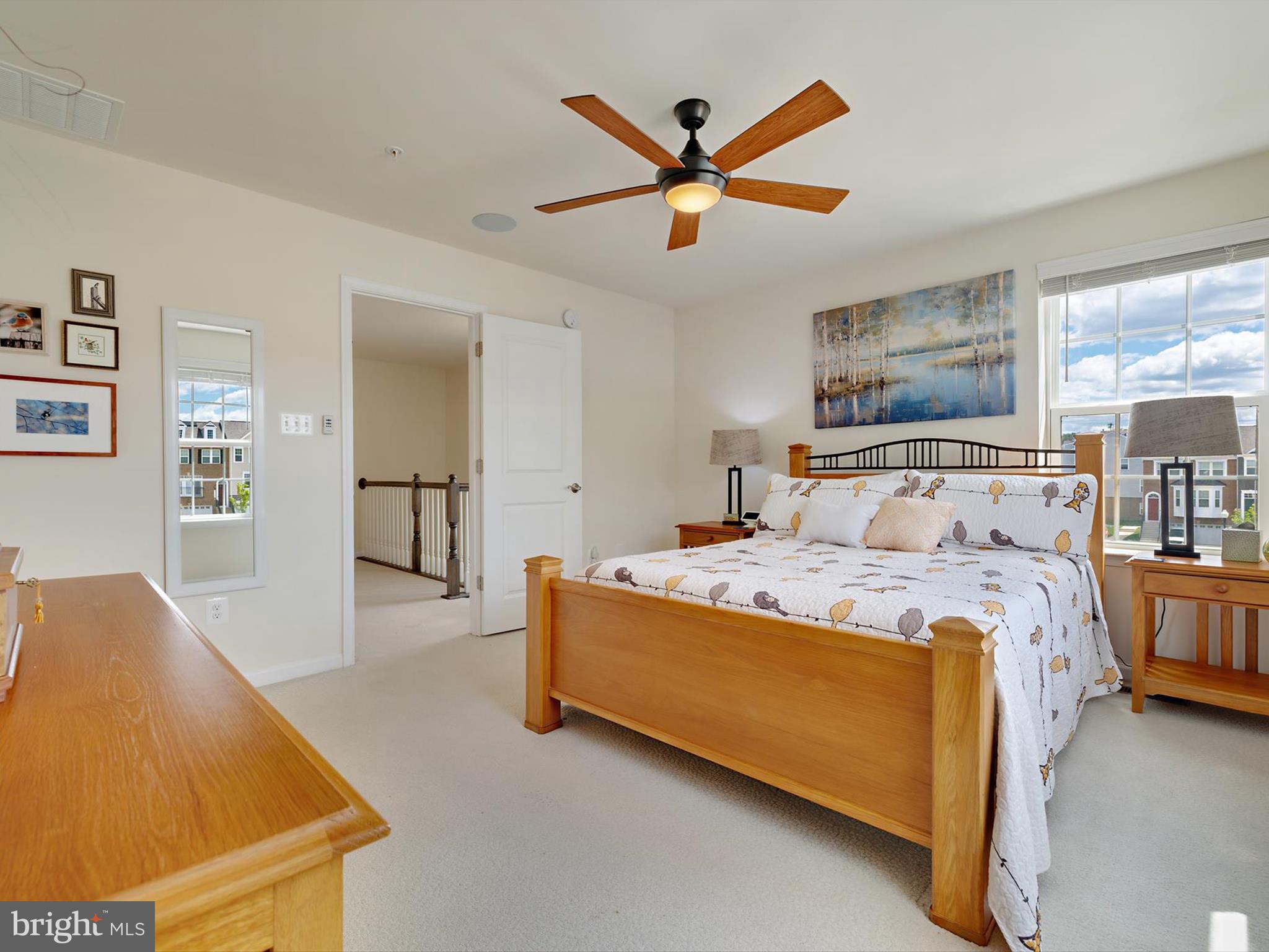 METRO POINTE - Residential