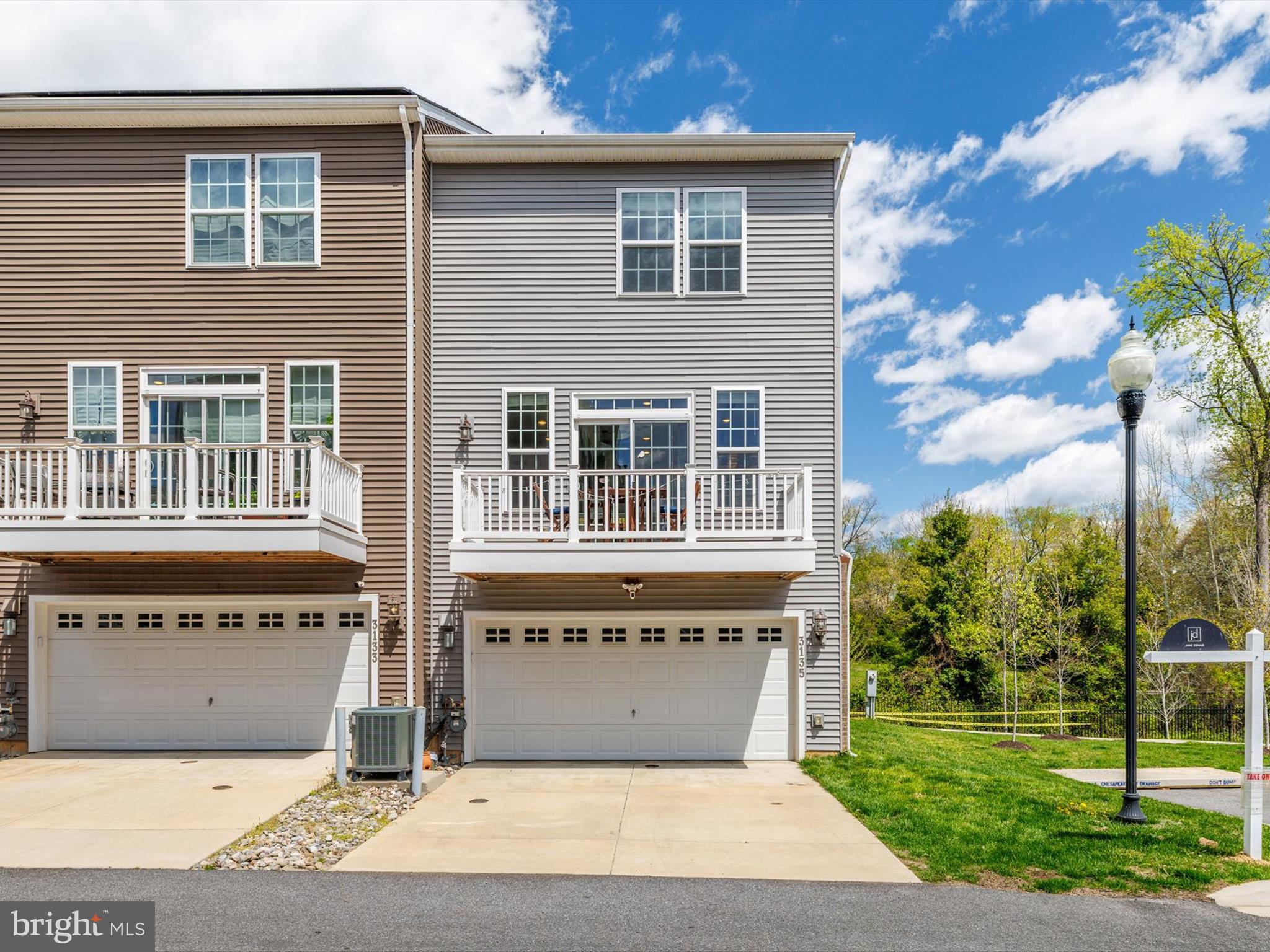 METRO POINTE - Residential