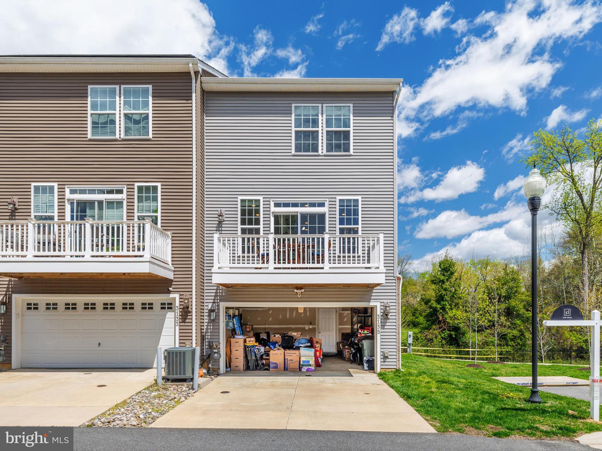 METRO POINTE - Residential