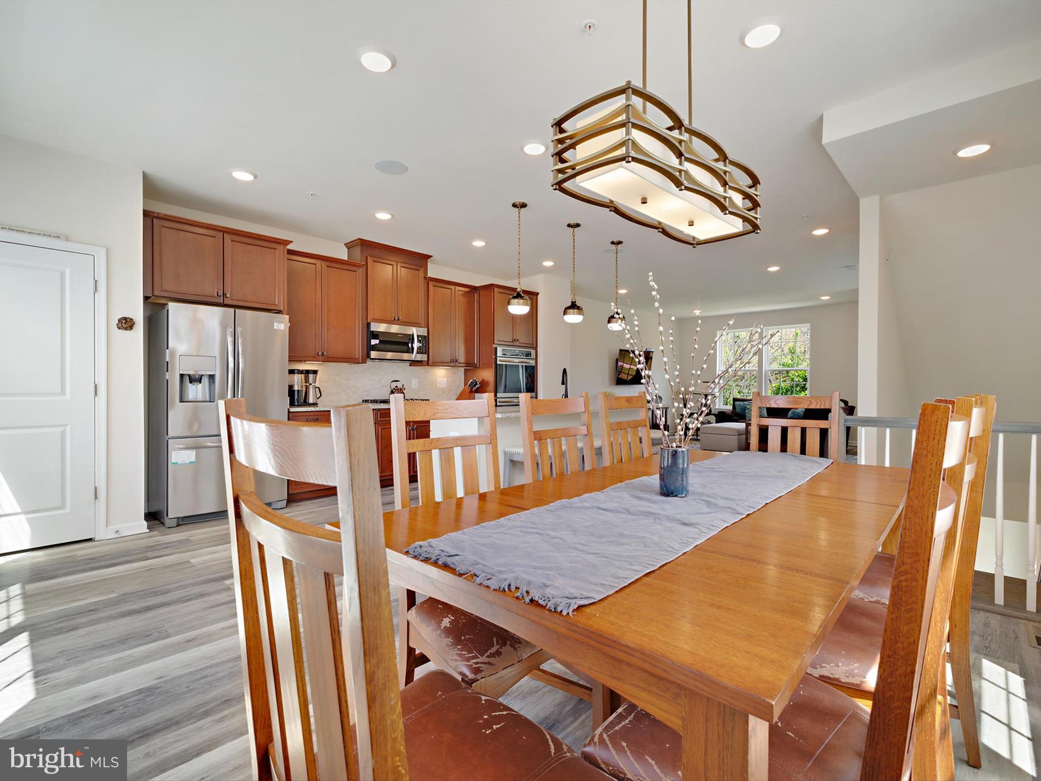 METRO POINTE - Residential