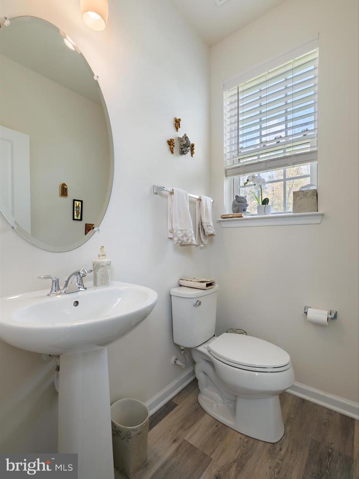 METRO POINTE - Residential