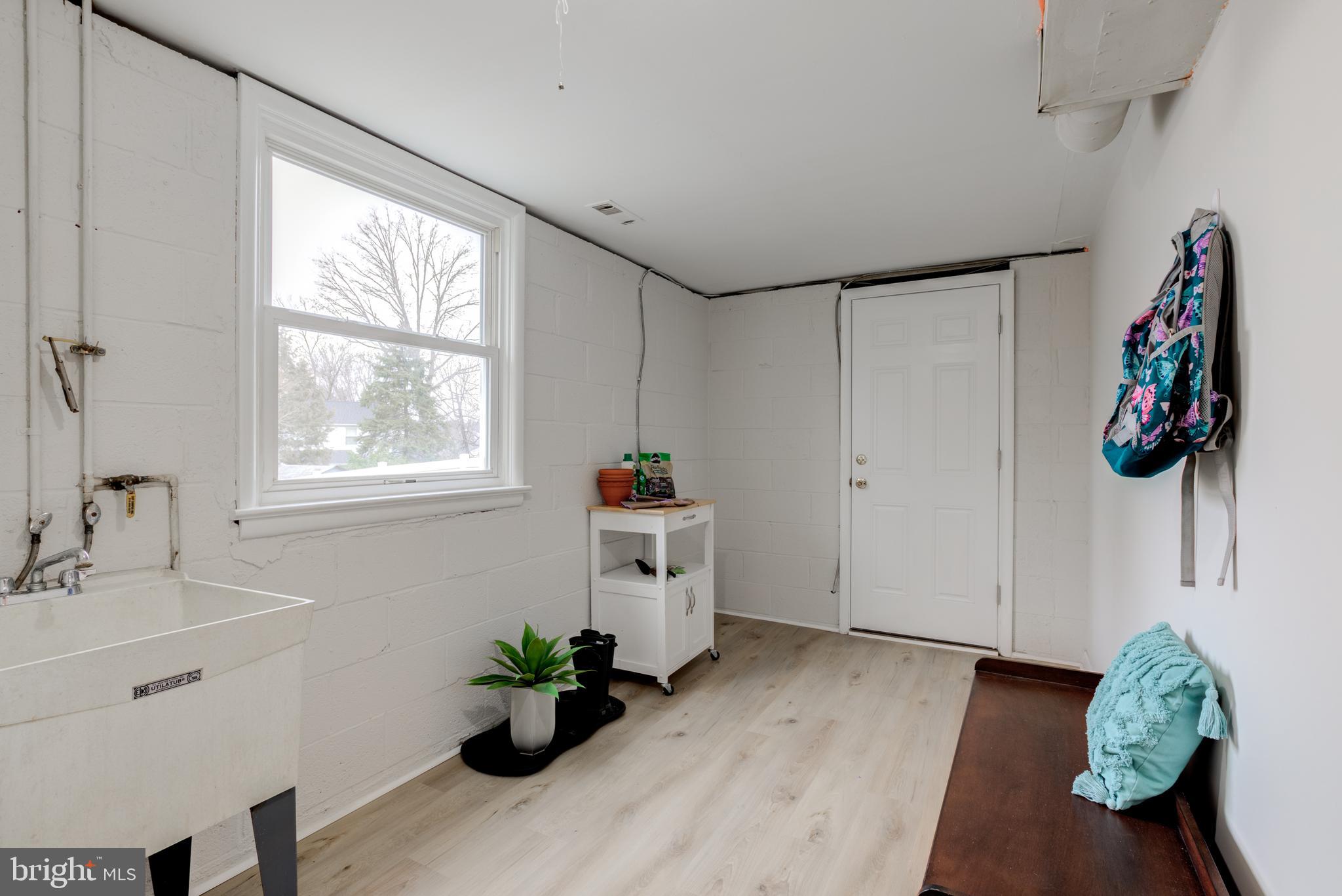 LOWELL HILLS - Residential