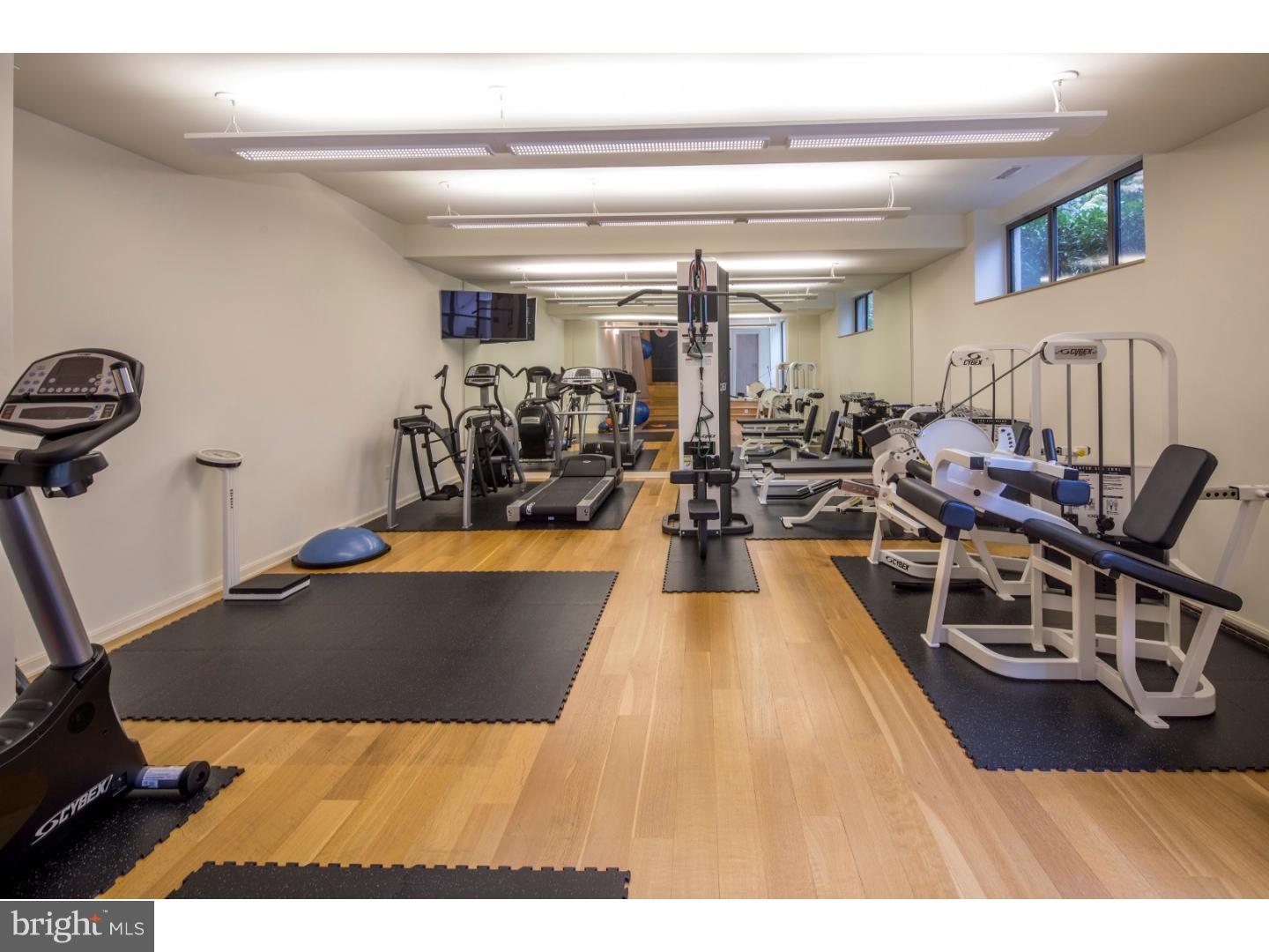 GLADWYNE - Residential