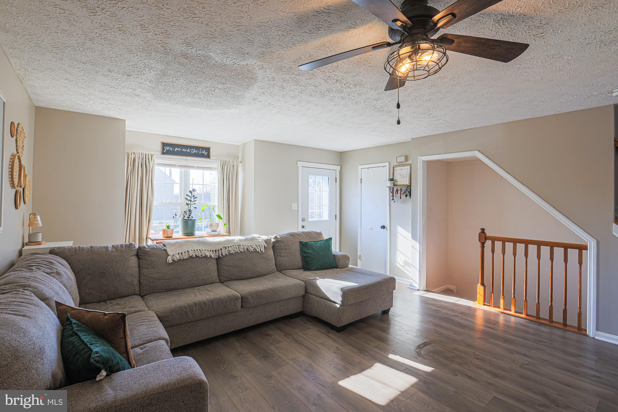 CONSTANT FRIENDSHIP - Residential