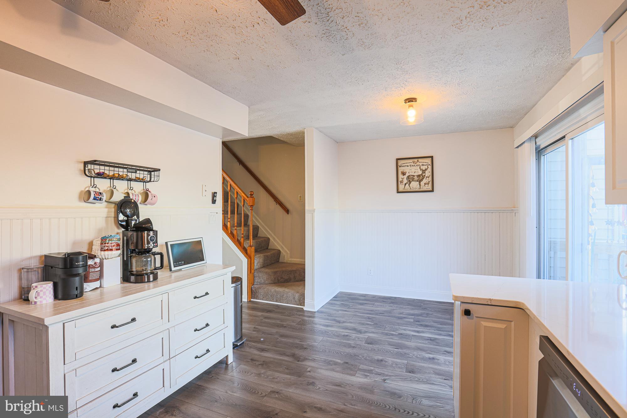 CONSTANT FRIENDSHIP - Residential