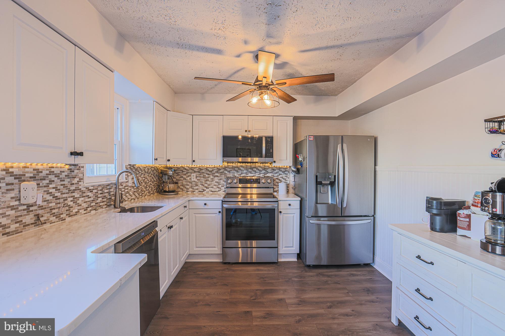 CONSTANT FRIENDSHIP - Residential