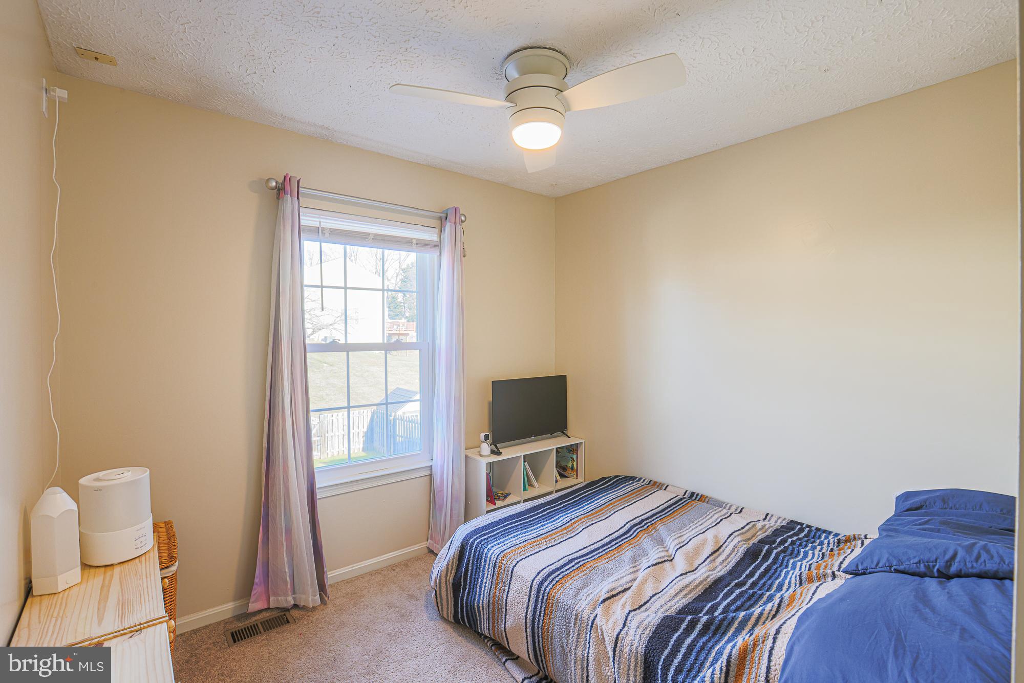 CONSTANT FRIENDSHIP - Residential