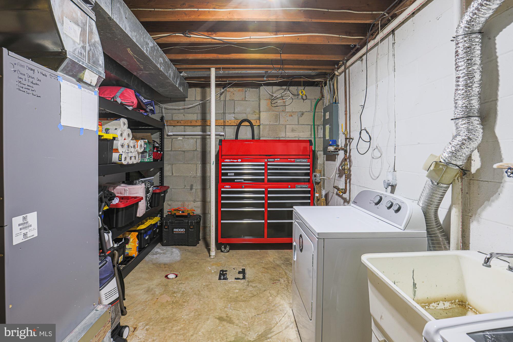 CONSTANT FRIENDSHIP - Residential