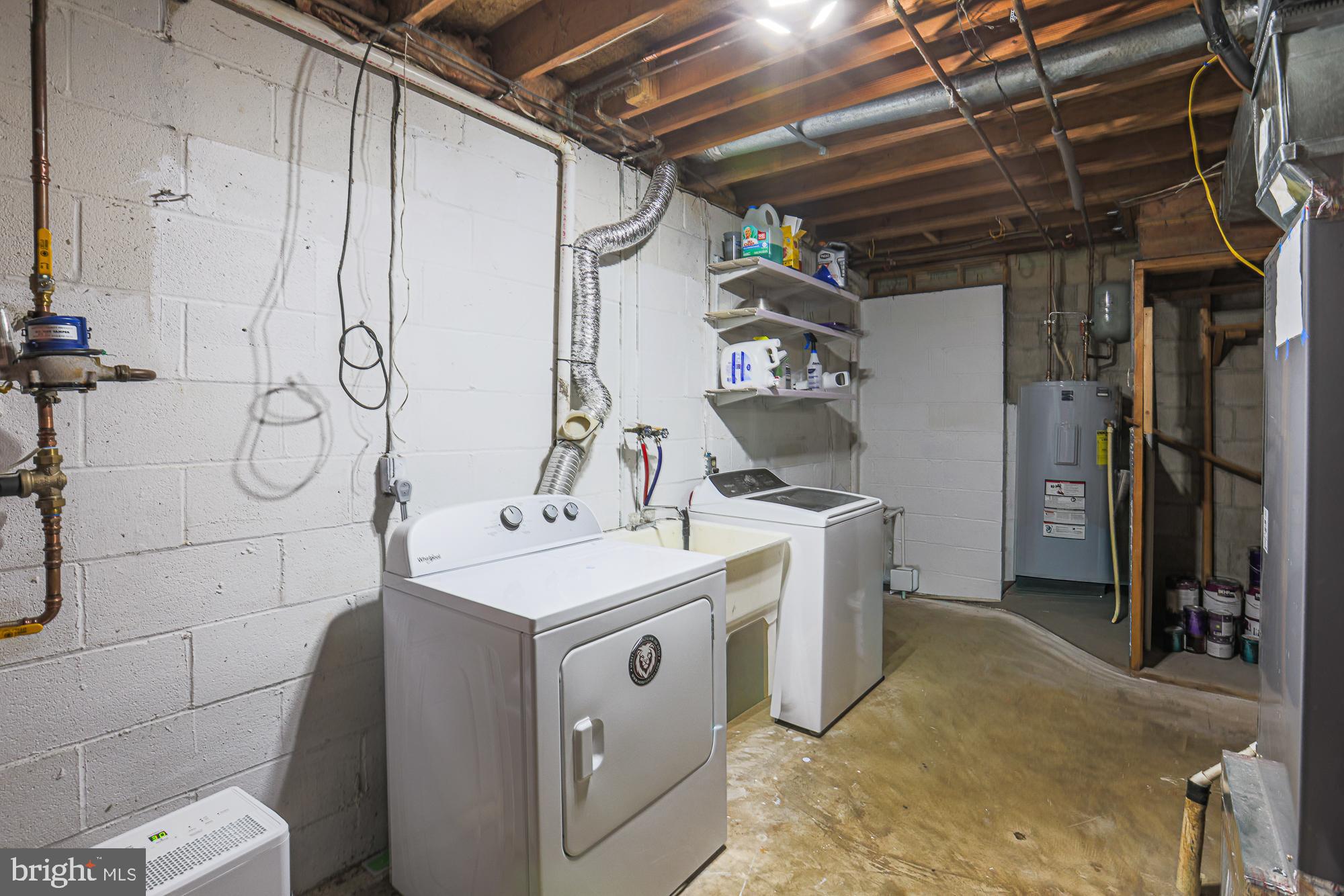 CONSTANT FRIENDSHIP - Residential