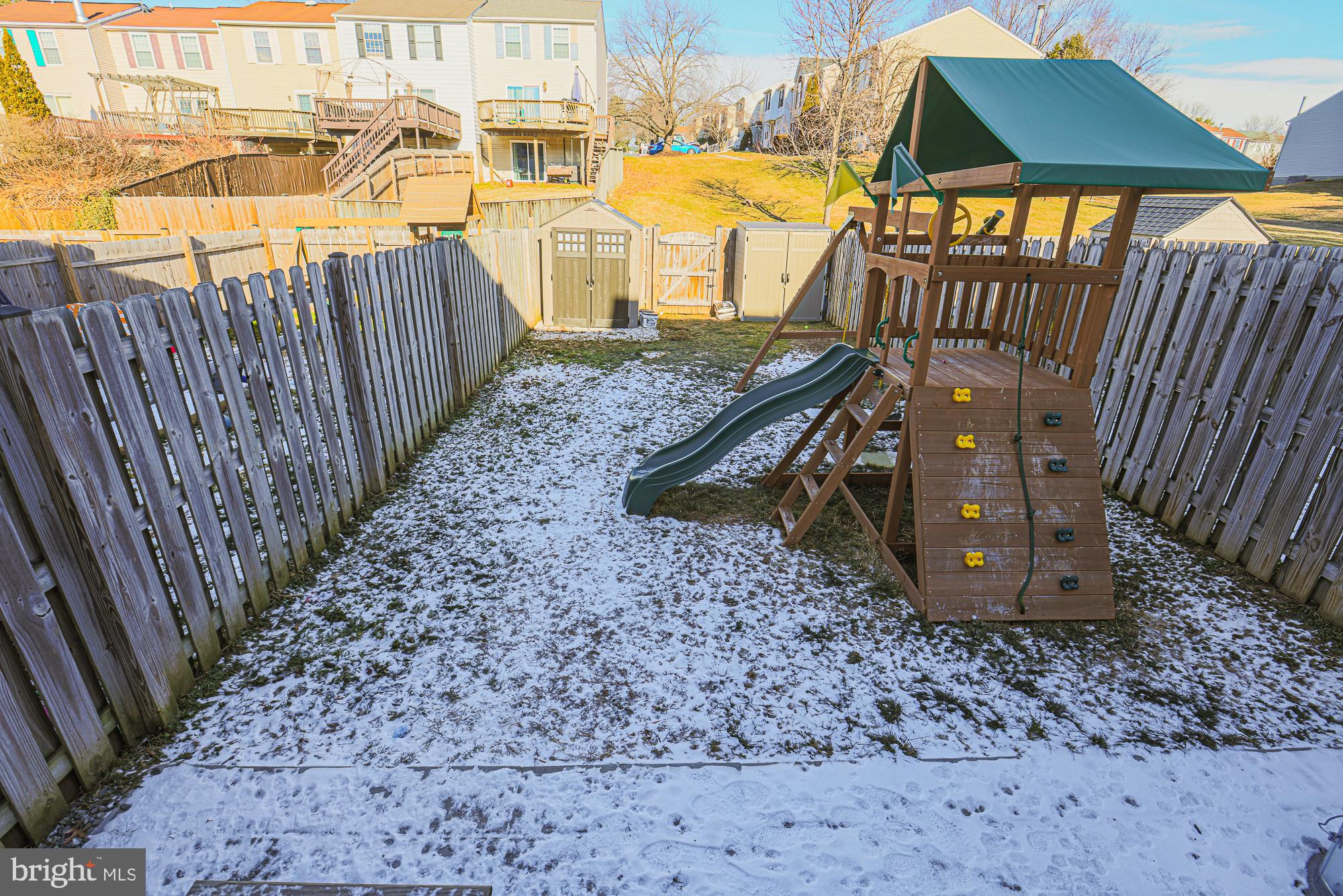 CONSTANT FRIENDSHIP - Residential