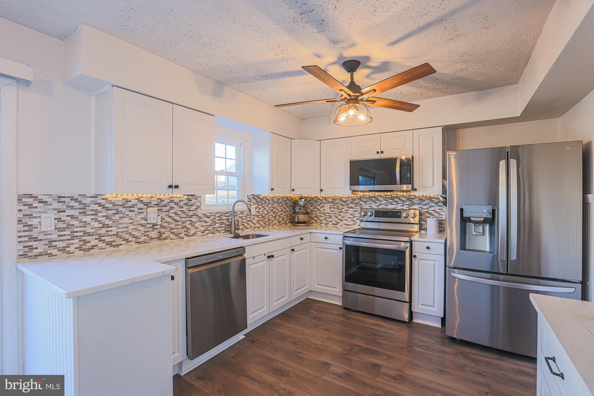 CONSTANT FRIENDSHIP - Residential