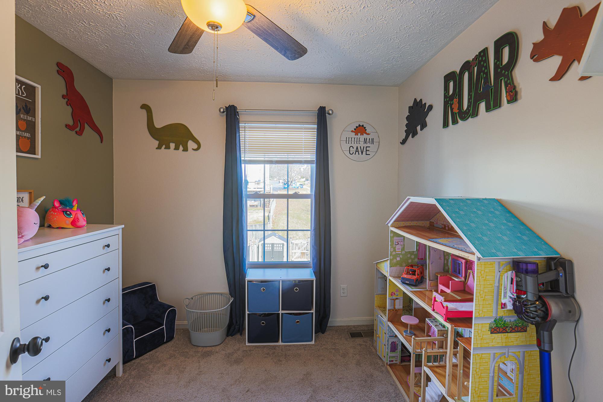 CONSTANT FRIENDSHIP - Residential