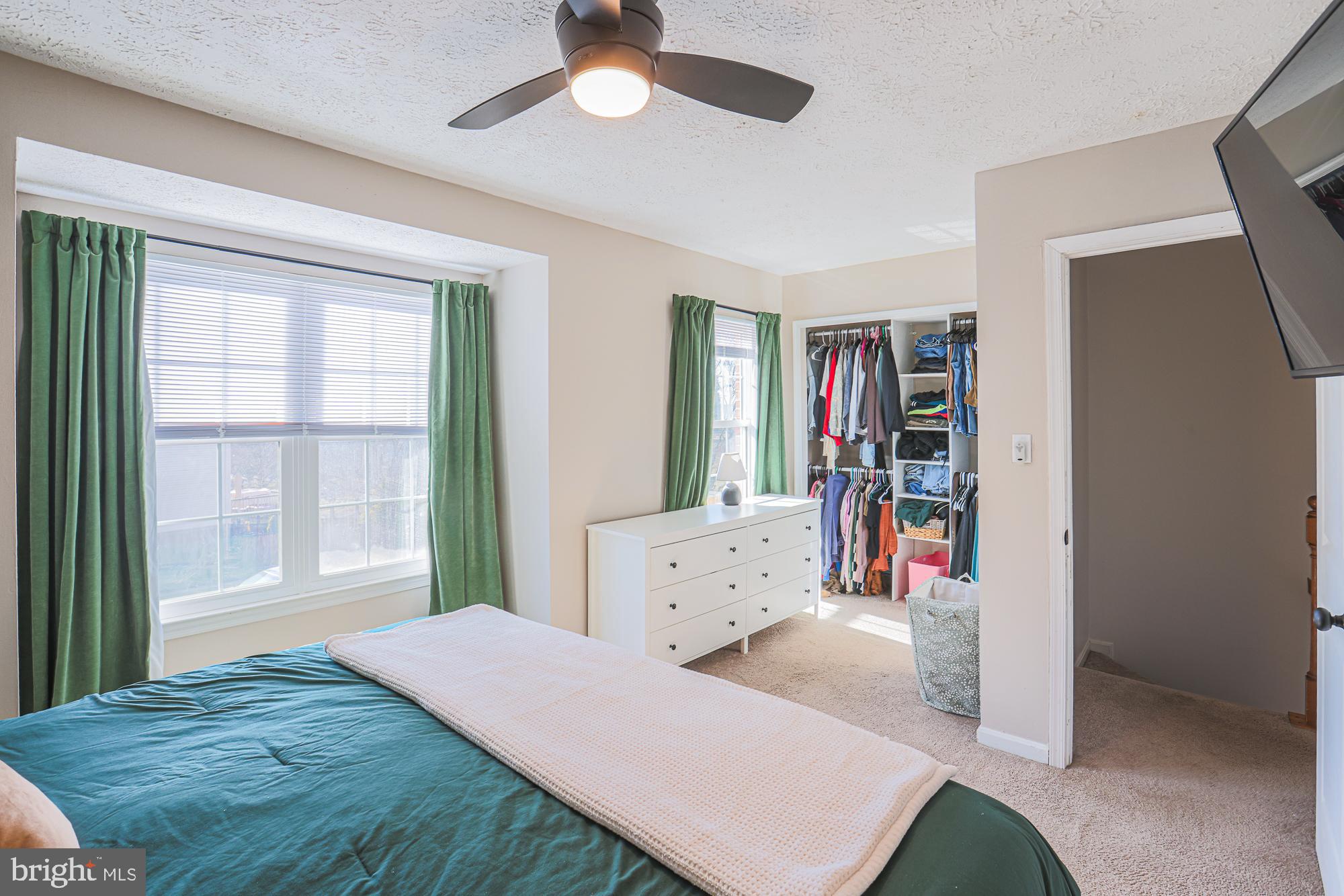 CONSTANT FRIENDSHIP - Residential