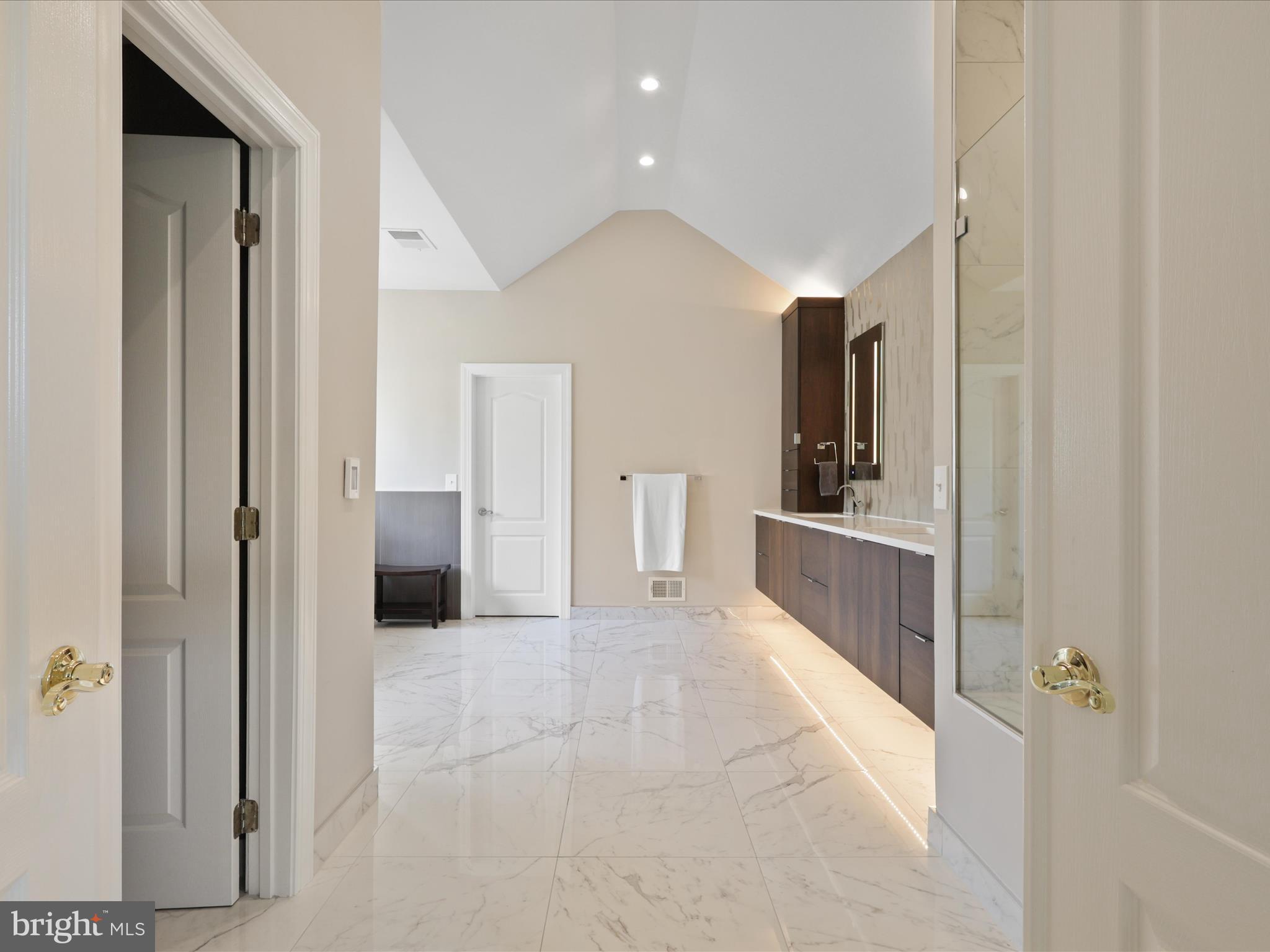 LAUREL HILL - Residential