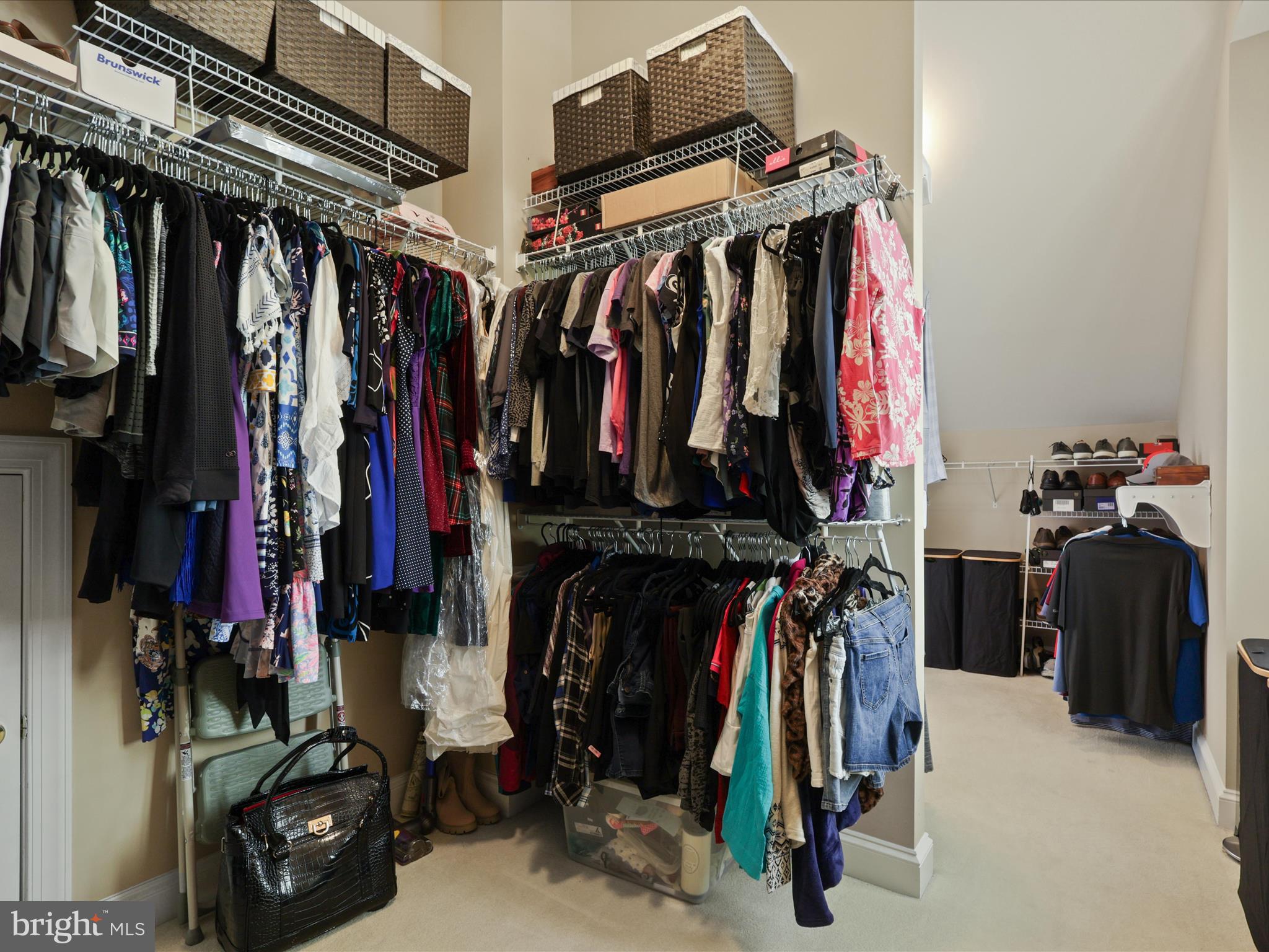 LAUREL HILL - Residential