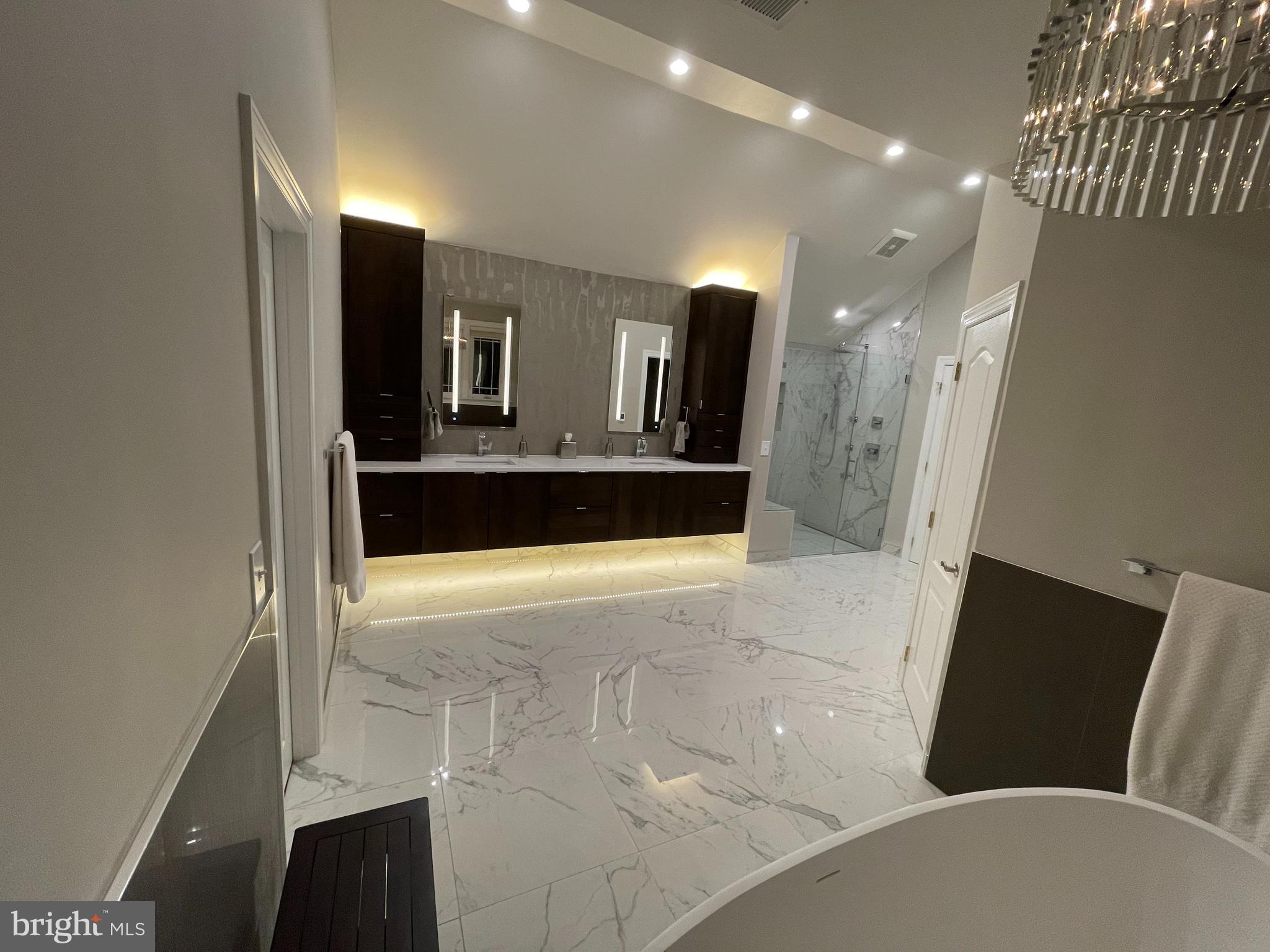 LAUREL HILL - Residential