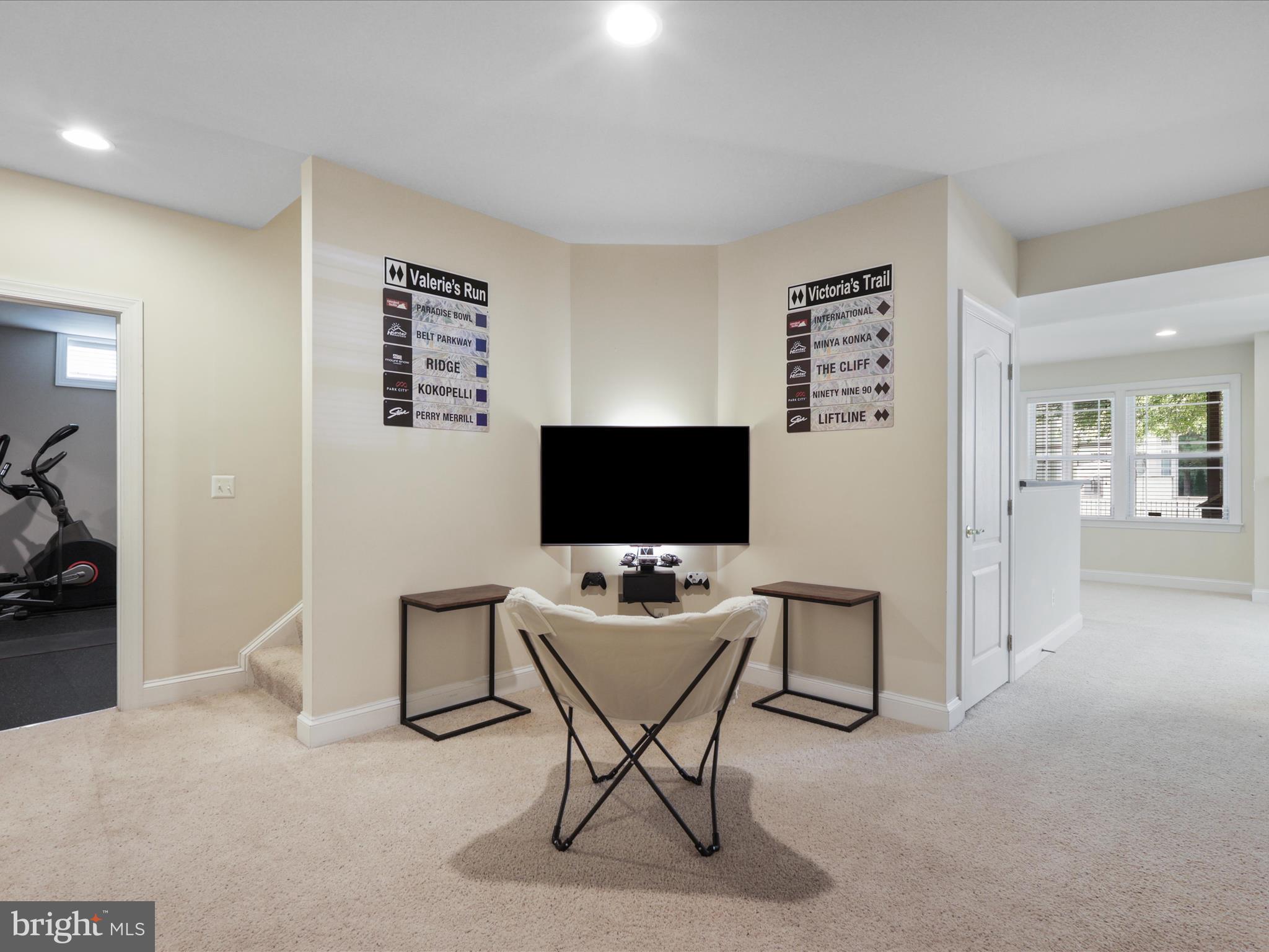 LAUREL HILL - Residential