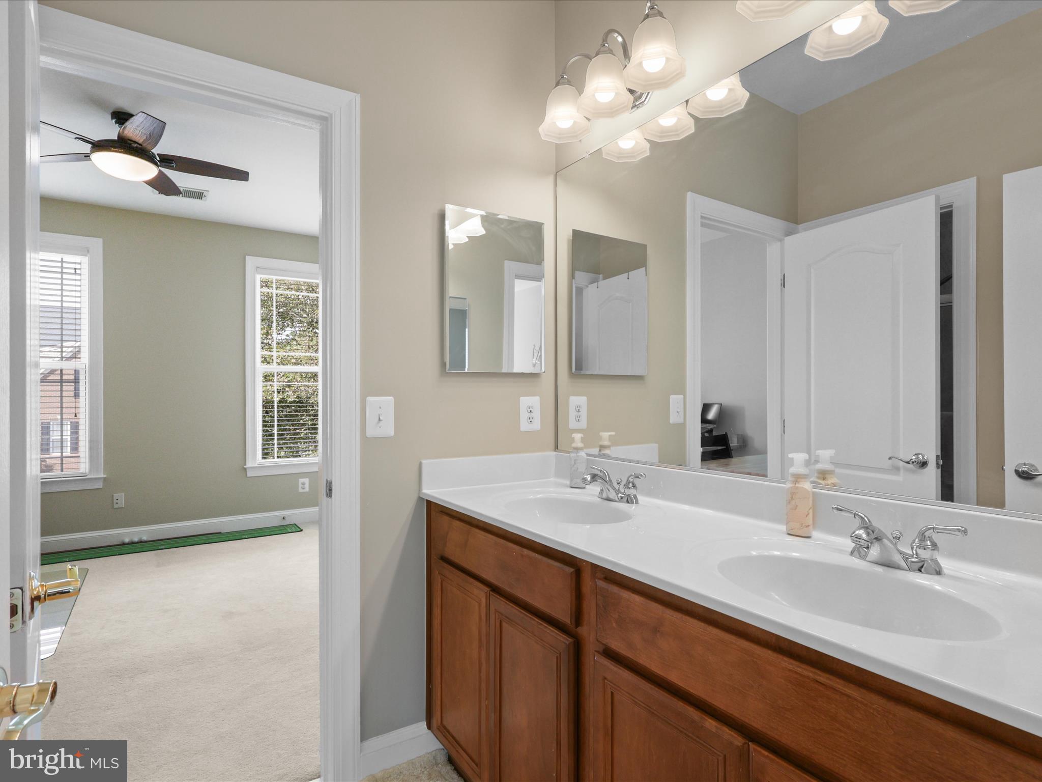 LAUREL HILL - Residential