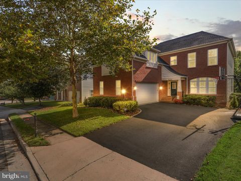 8703 FLOWERING DOGWOOD LANE LORTON VA 22079