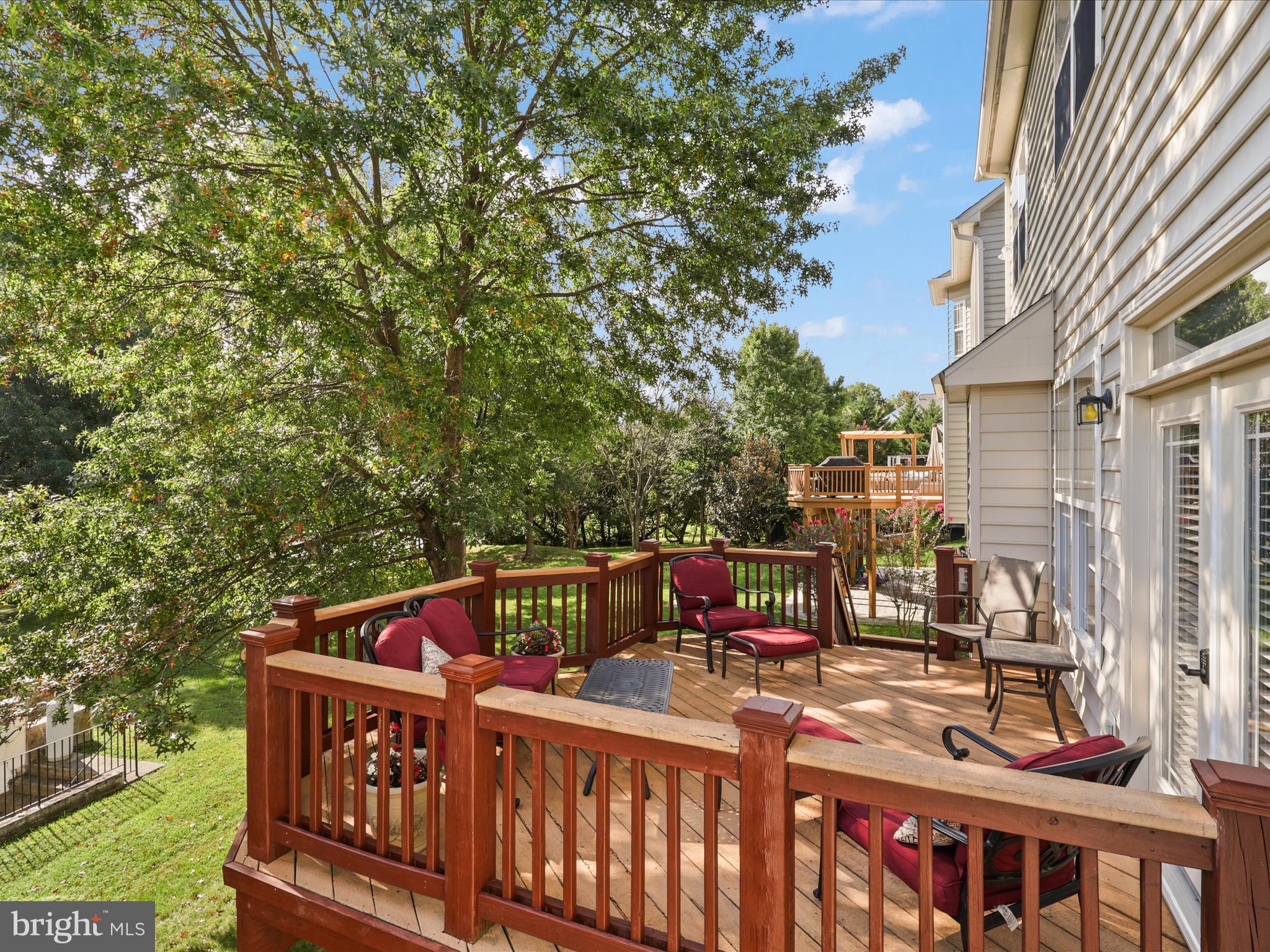 LAUREL HILL - Residential