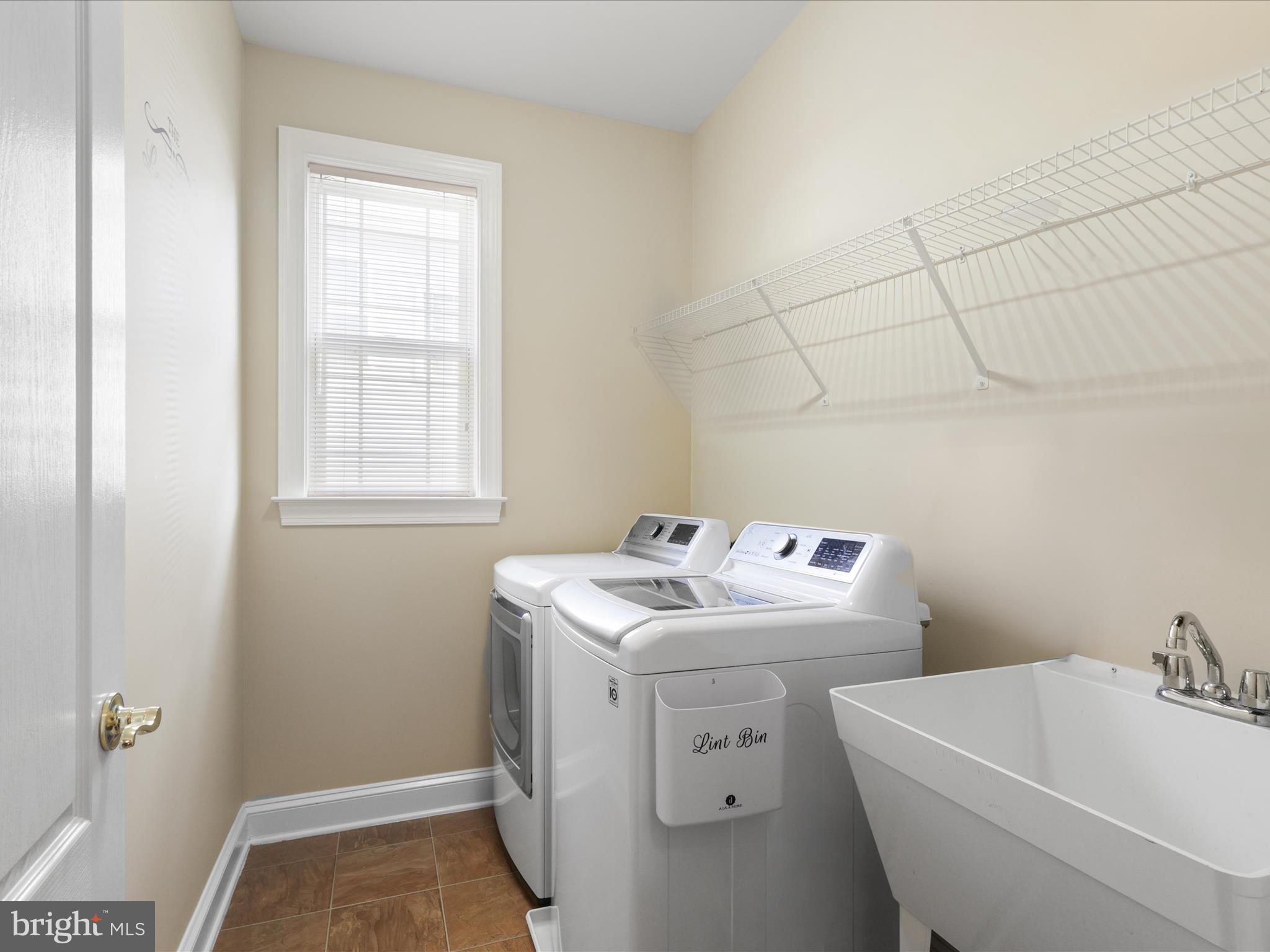 LAUREL HILL - Residential