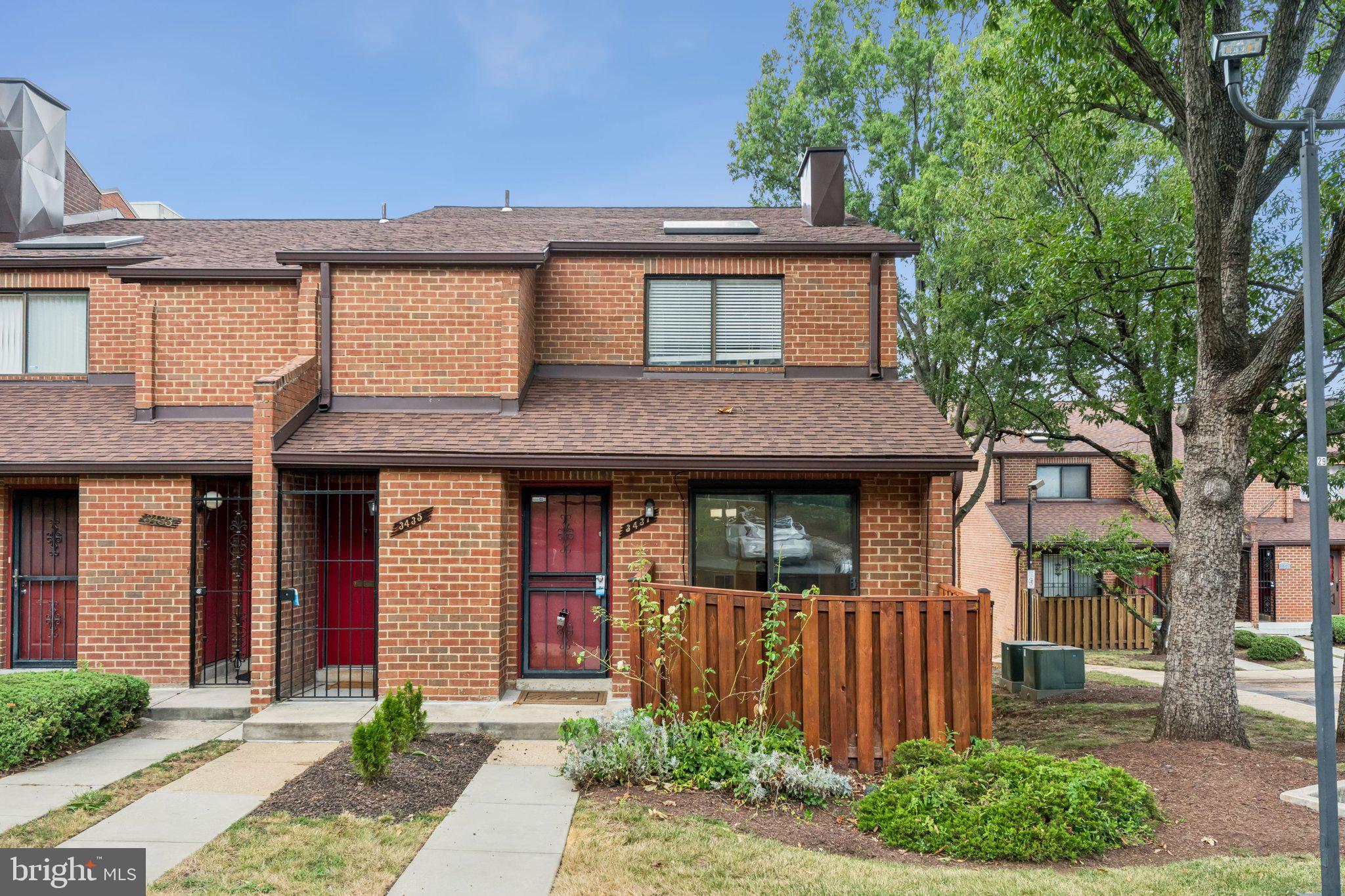 Photo 1 of 26 — 3437 SUMMIT COURT NE 3437, WASHINGTON, DC 20018