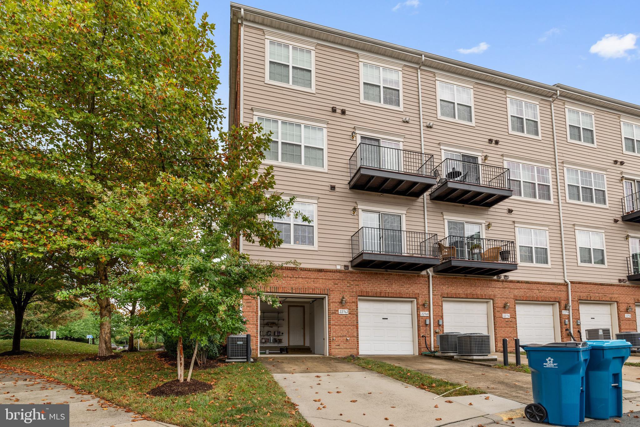 RESIDENCES AT BRAMBLETON - Residential Lease