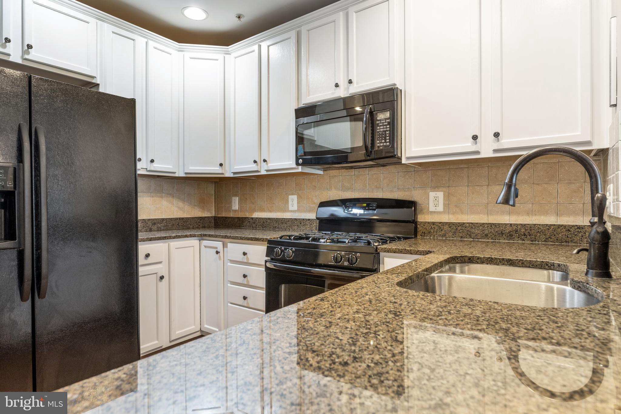 RESIDENCES AT BRAMBLETON - Residential Lease