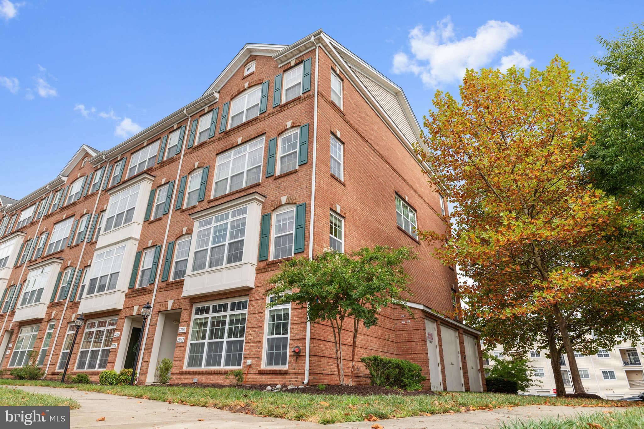 RESIDENCES AT BRAMBLETON - Residential Lease